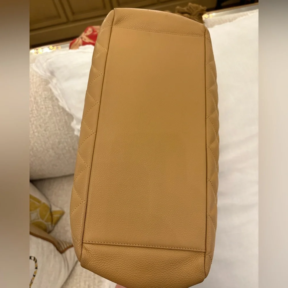 ‼️SOLD‼️Chanel Tan/Camel Quilted Leather Grand Shopping Tote w/Gold Chain - Picture 8 of 17